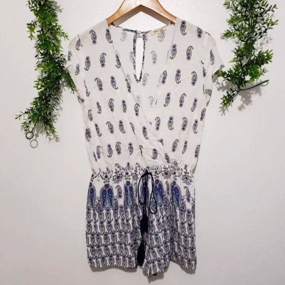 ❤️BLEUH CIEL paisley deep neck romper S - Picture 1 of 6